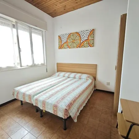 Charming With Furnished Patio In Lignano Διαμέρισμα