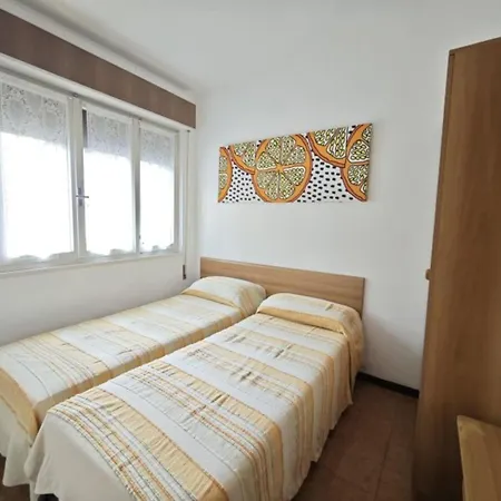 Charming With Furnished Patio In Lignano *